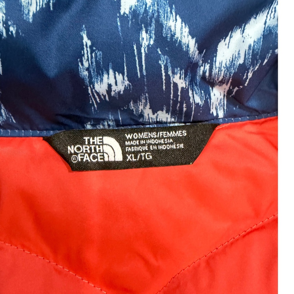 The North Face Women's XL 550 Down Puffer Vest Blue White Abstract Print Hikong - Picture 4 of 8